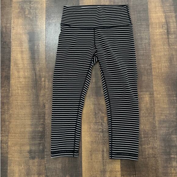 Lululemon Black White Stripe Cropped Leggings High Rise Size 6 - Picture 1 of 8